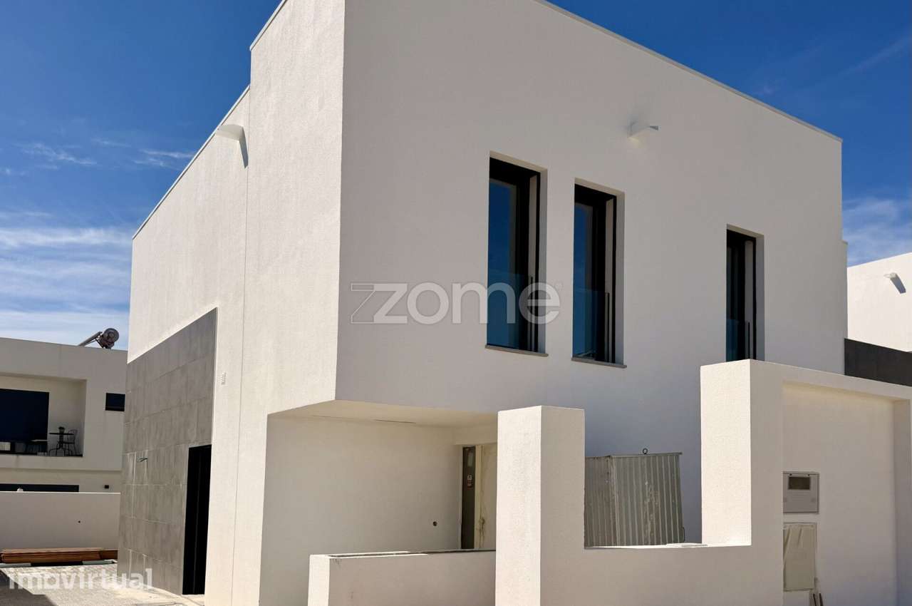 Moradia T4 em fase final de Construção em Trajouce - Cascais - Grande imagem: 2/29