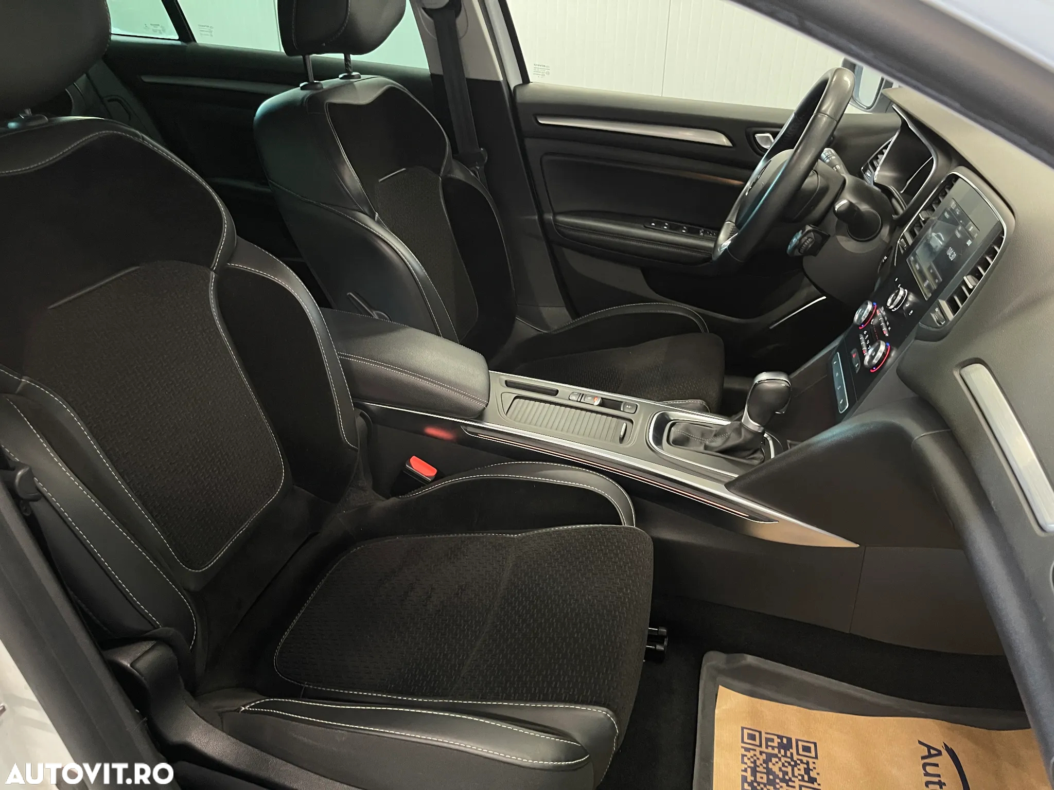 Renault Megane Estate Blue dCI EDC Intens - 9