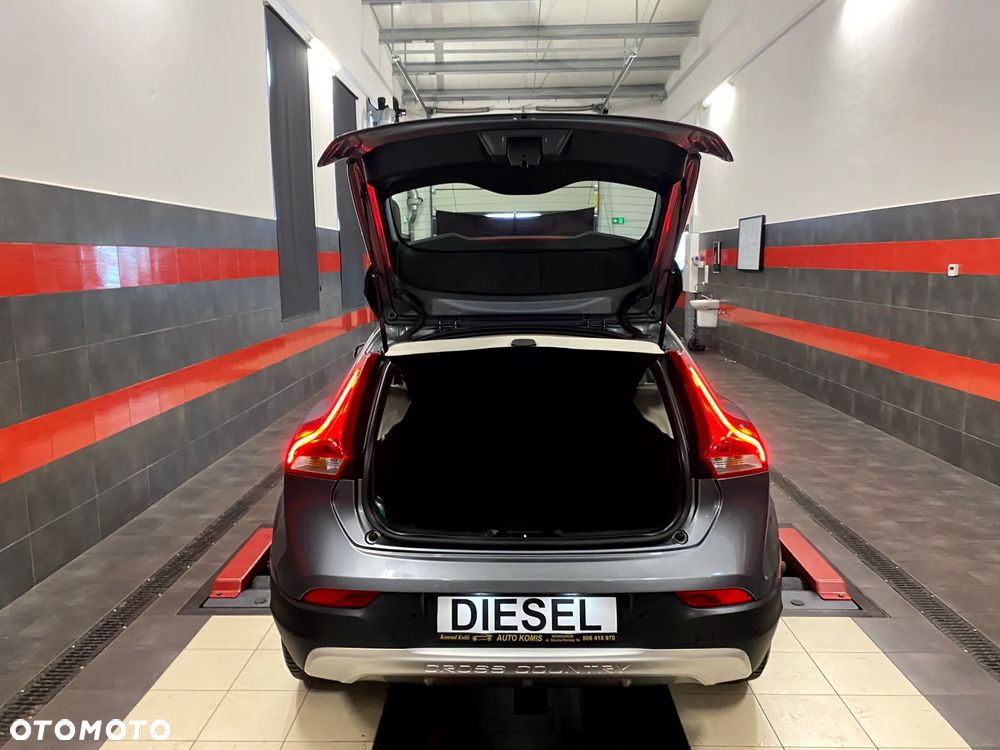 Volvo V40 Cross Country D2 Drive-E Dynamic Edition - 13