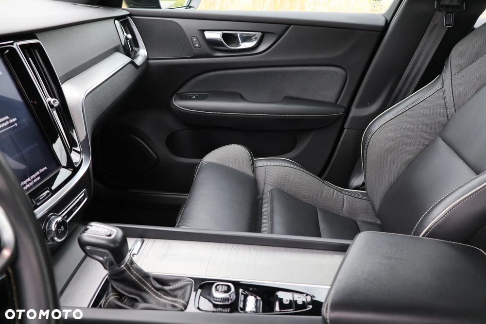Volvo S60 T4 R-Design - 14