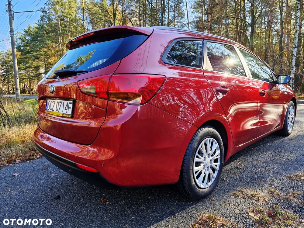 Kia Ceed 1.4 CVVT SW Dream-Team Edition - 15