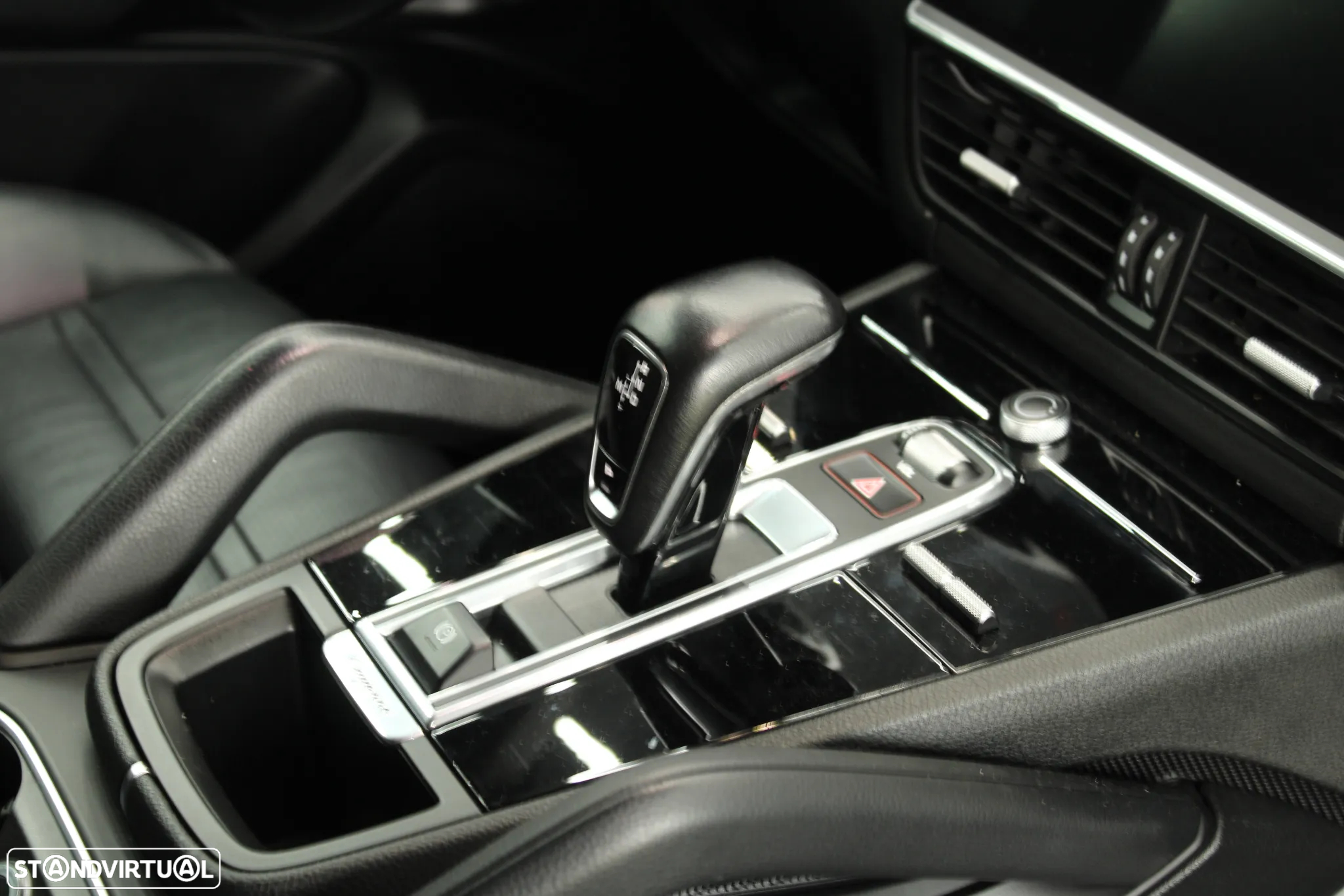 Porsche Cayenne Coupé E-Hybrid - 28