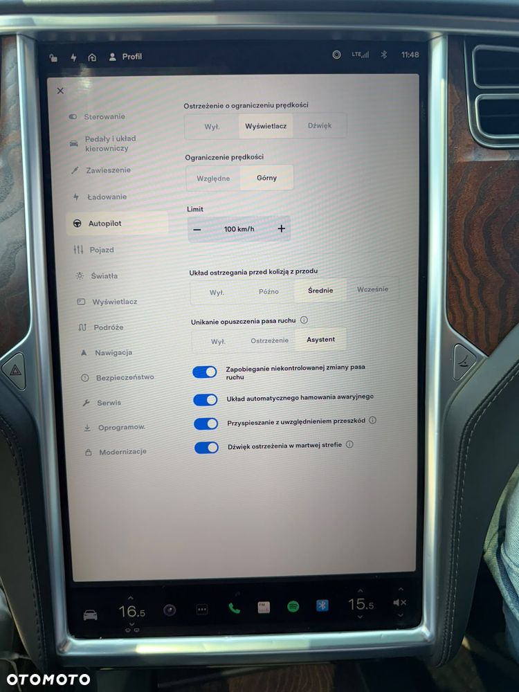 Tesla Model X - 24