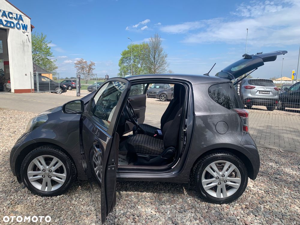 Toyota iQ - 36