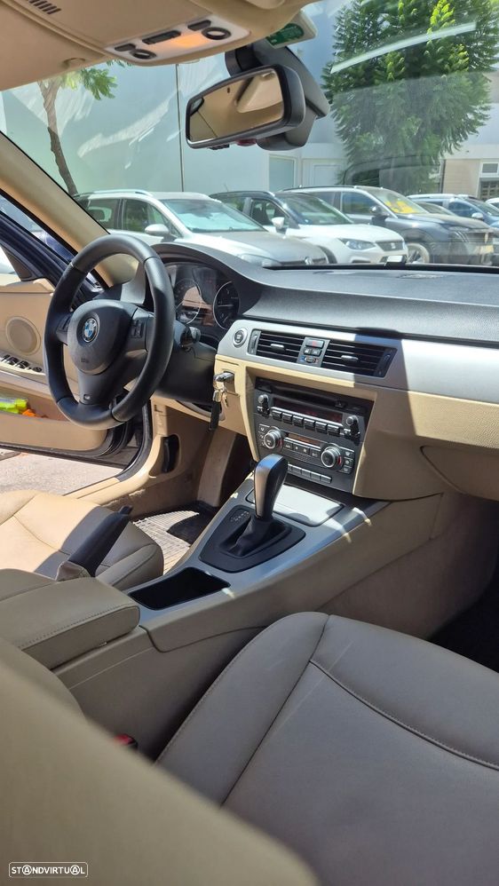 BMW 320 d Auto - 22