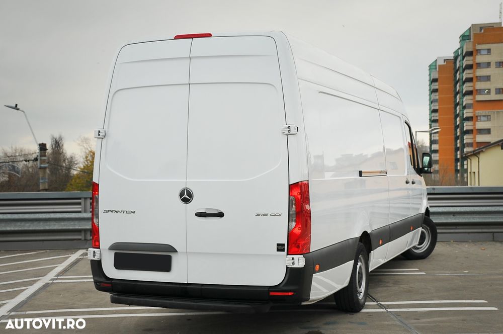 Mercedes-Benz Sprinter - 9