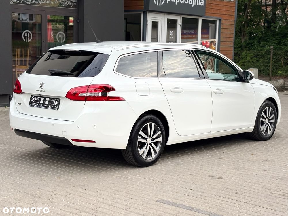 Peugeot 308 1.2 PureTech GPF Allure S&S - 9