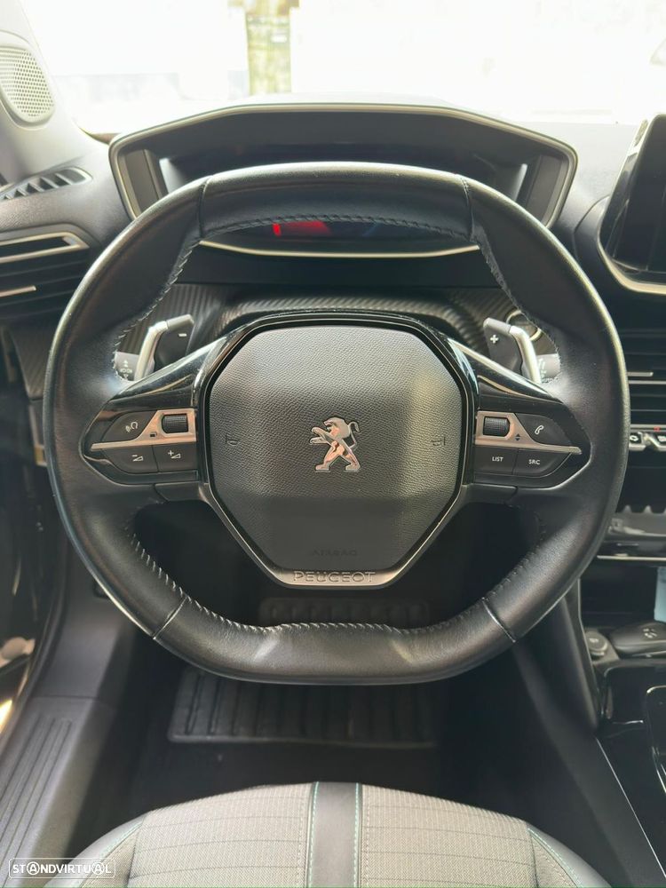 Peugeot 2008 1.2 PureTech Allure EAT6 - 11