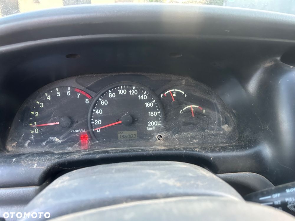 Suzuki Grand Vitara 2.5 V6 - 11