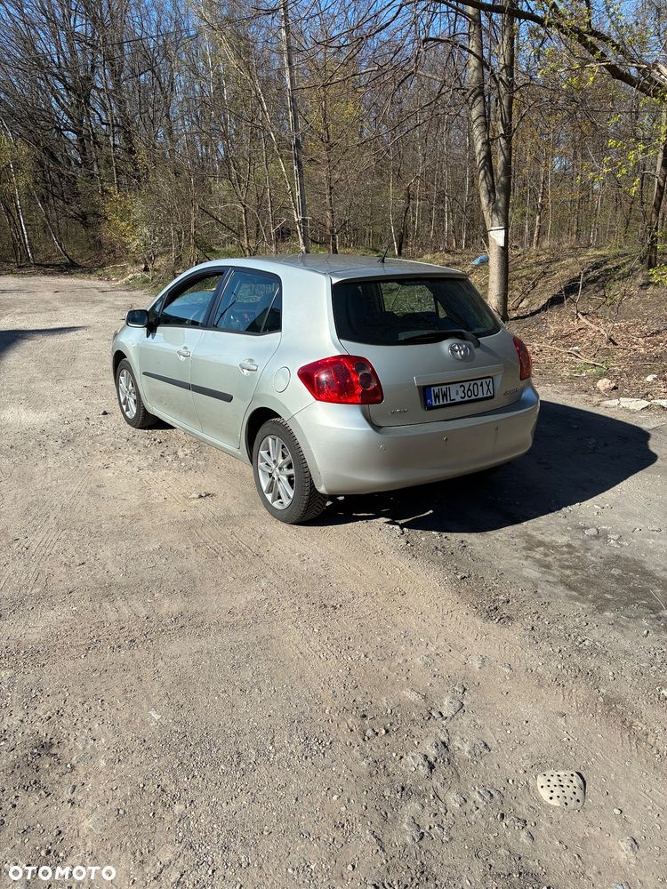 Toyota Auris 1.6 VVT-i Prestige - 2