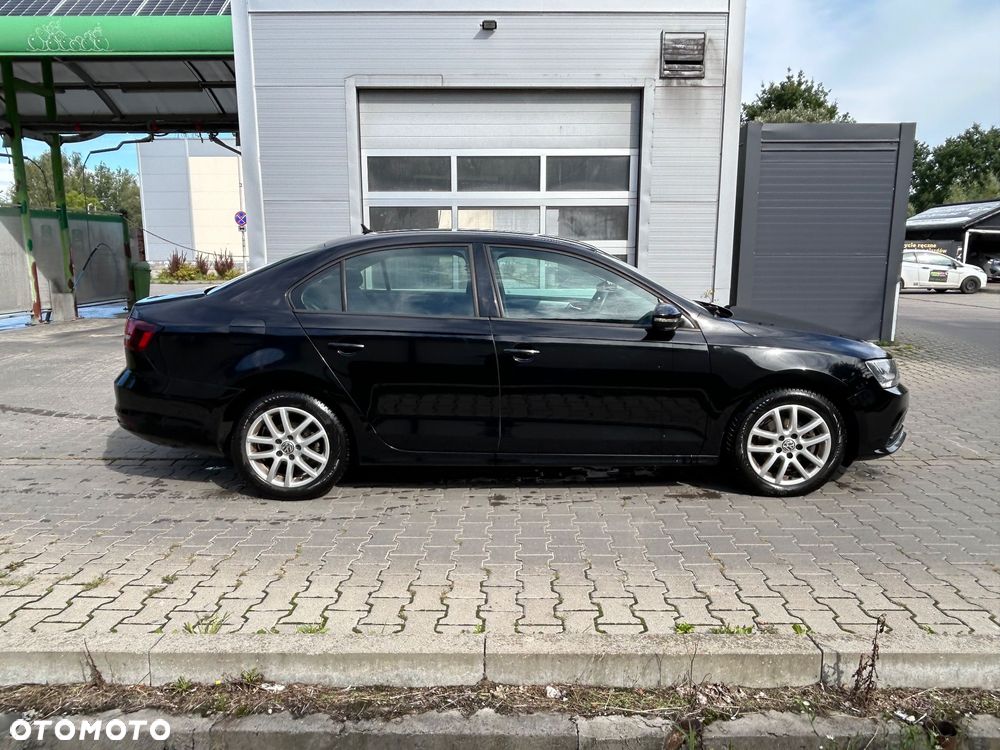Volkswagen Jetta 2.0 TDI DPF BMT Trendline - 4
