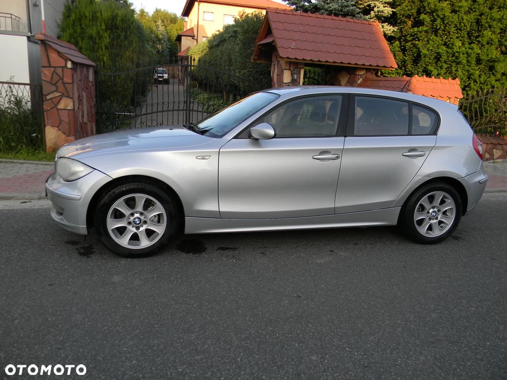 BMW Seria 1 116i - 24