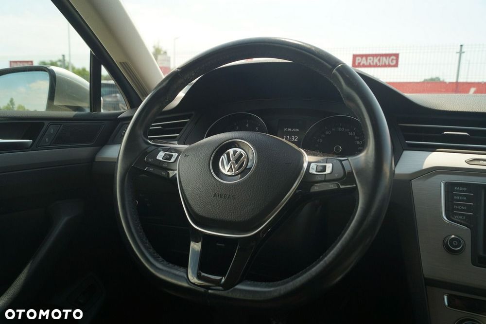 Volkswagen Passat - 18