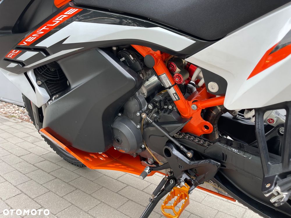 KTM Adventure 890 - 23