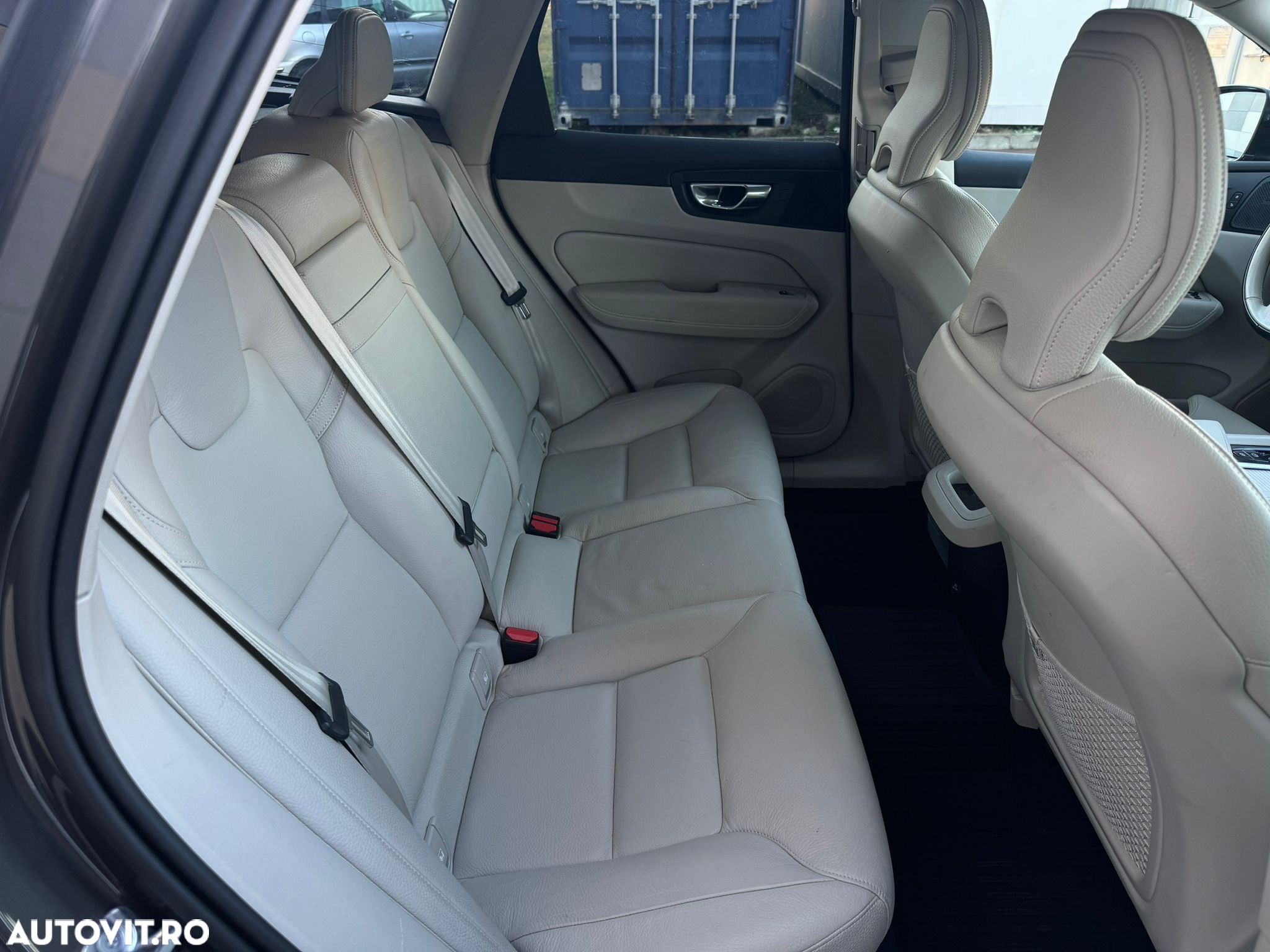 Volvo XC 60 B4 D Geartronic Momentum Pro - 15