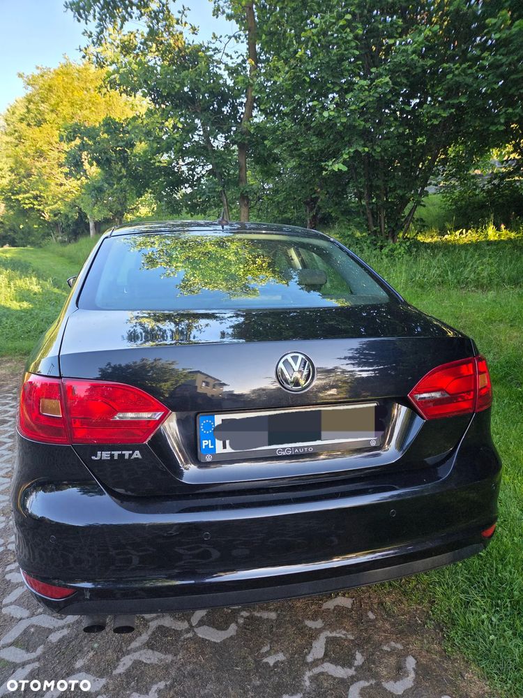 Volkswagen Jetta - 3