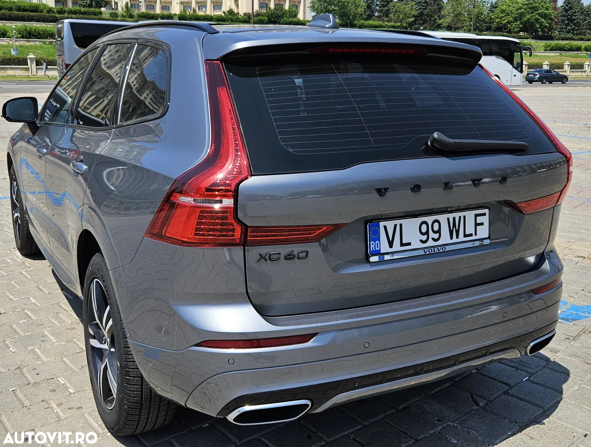 Volvo XC 60 D4 R-Design - 3