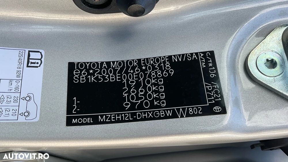 Toyota Corolla 2.0 HSD Exclusive Plus GR Sport Bi-Tone - 41