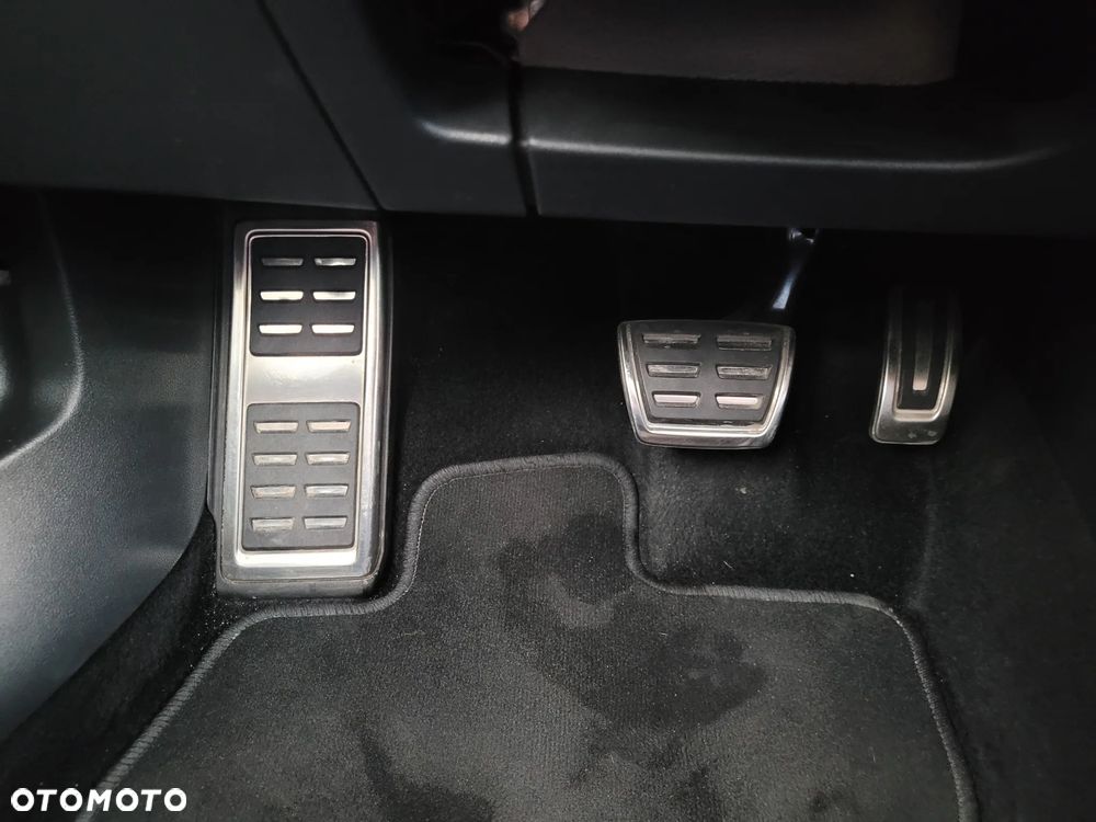 Skoda Octavia 2.0 TSI RS DSG - 18
