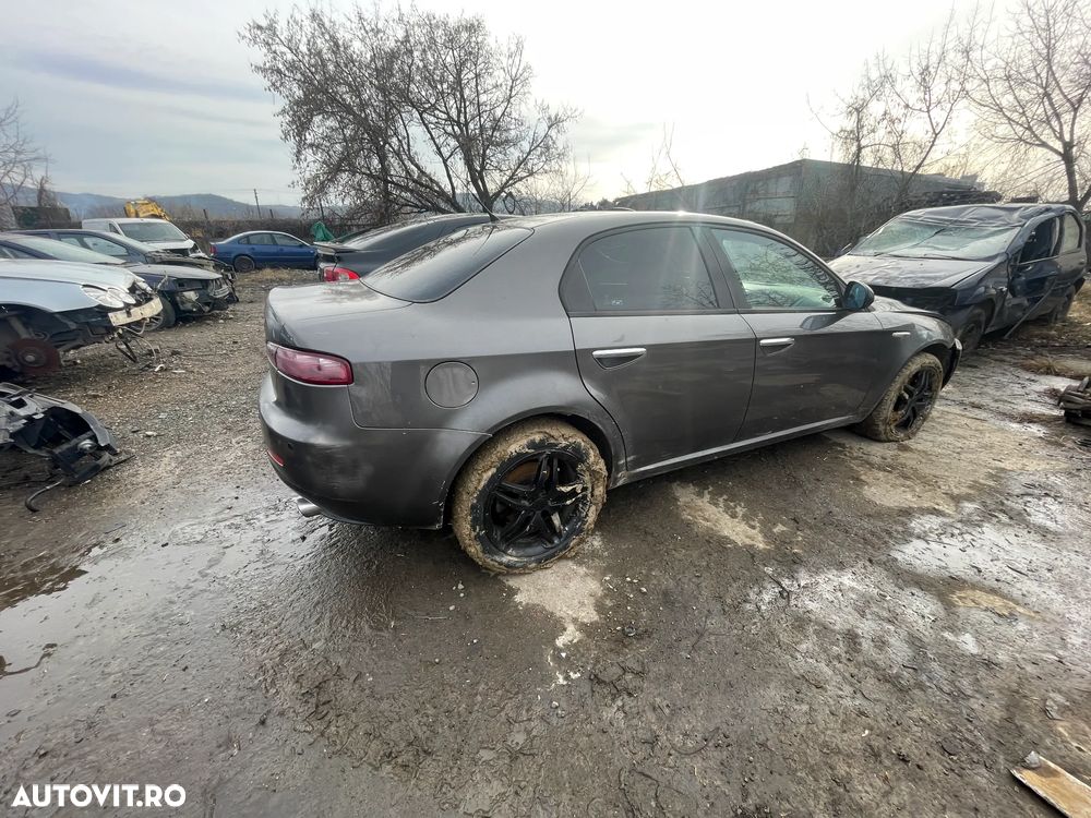 Dezmembrez Alfa Romeo 159 1.9 JTD - 6