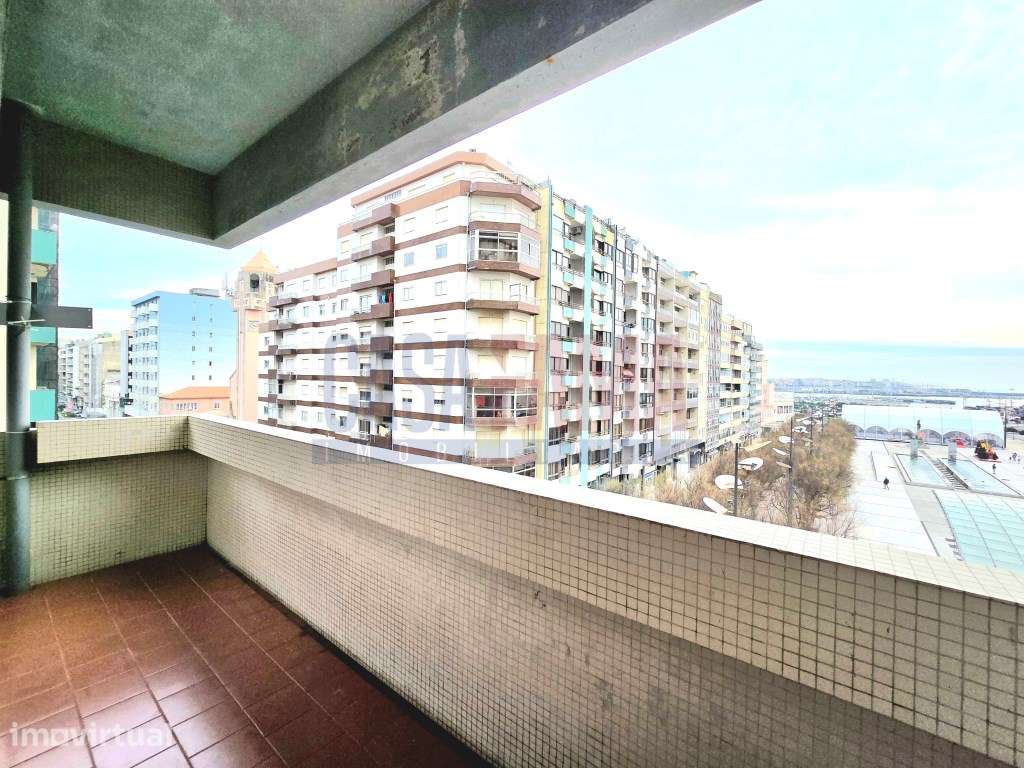 Apartamento T2, com Vistas Mar, em frente à praia - Grande imagem: 5/21