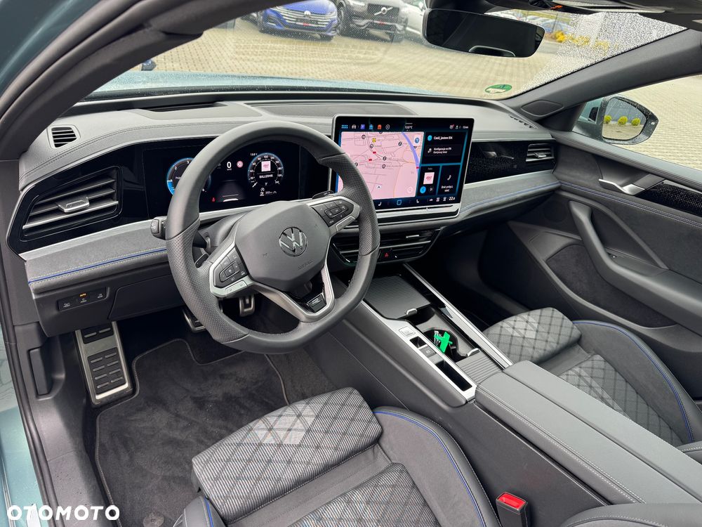 Volkswagen Passat - 16