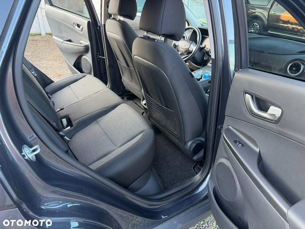 Hyundai Kona 39kWh Executive - 7