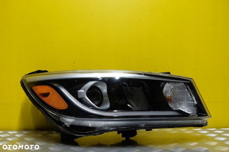 KIA CARNIVAL SEDONA 2018 REFLEKTOR LAMPA LED R USA