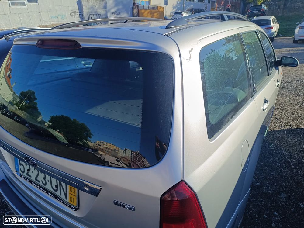 Ford Focus SW 1.8 TDCi Ghia — fotografia 9