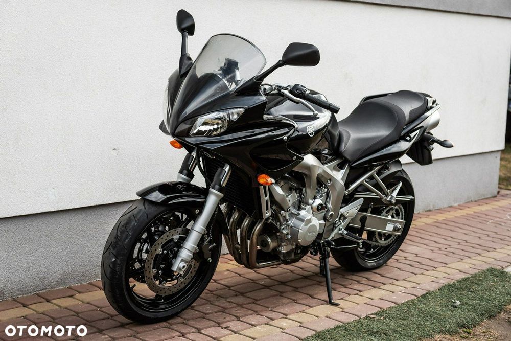 Yamaha FZ - 8
