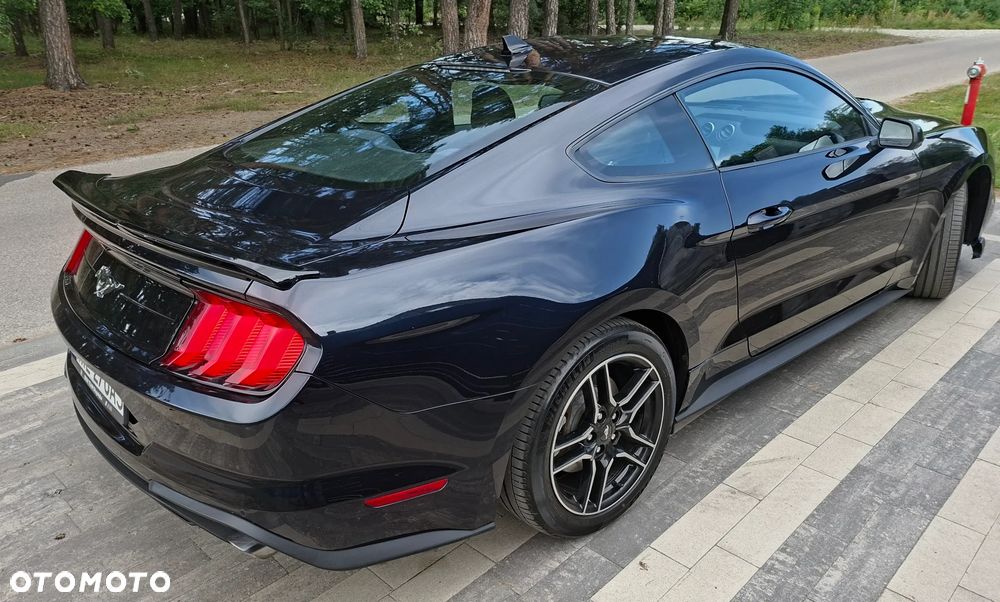 Ford Mustang - 6