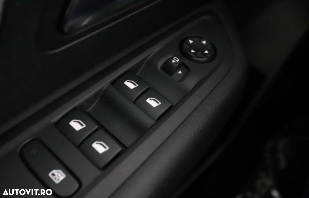 Citroën C4 BlueHDi 130 Stop&Start EAT8 SHINE - 9