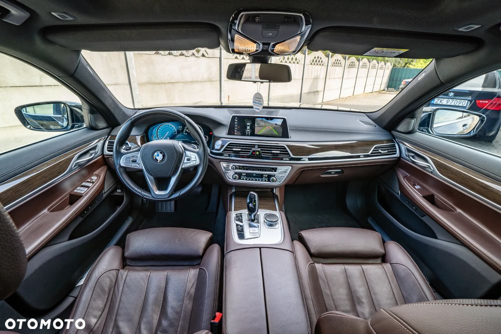 BMW Seria 7 750Li xDrive - 8
