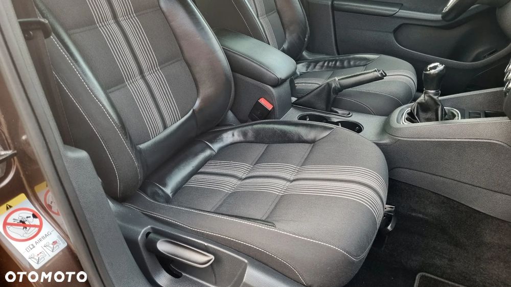 Volkswagen Jetta 1.2 TSI BlueMotion Technology Comfortline - 24