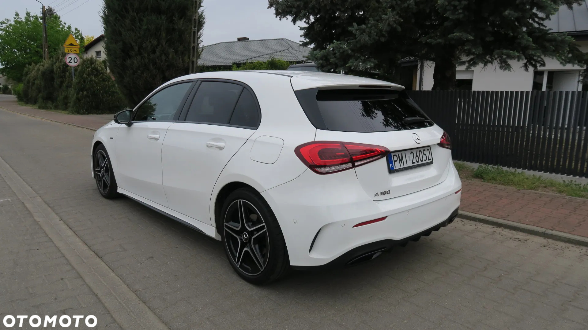 Mercedes-Benz Klasa A 180 7G-DCT Progressive Advanced - 4