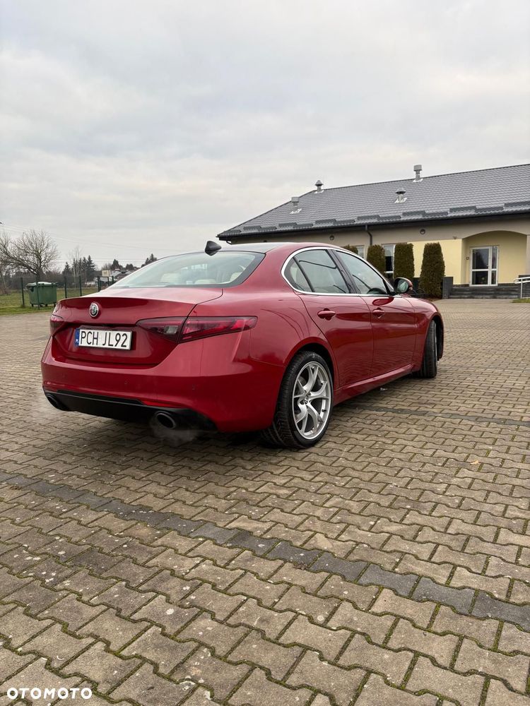 Alfa Romeo Giulia 2.0 Turbo 16V AT8-Q4 Ti - 3