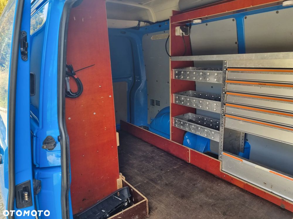 Volkswagen Transporter - 23
