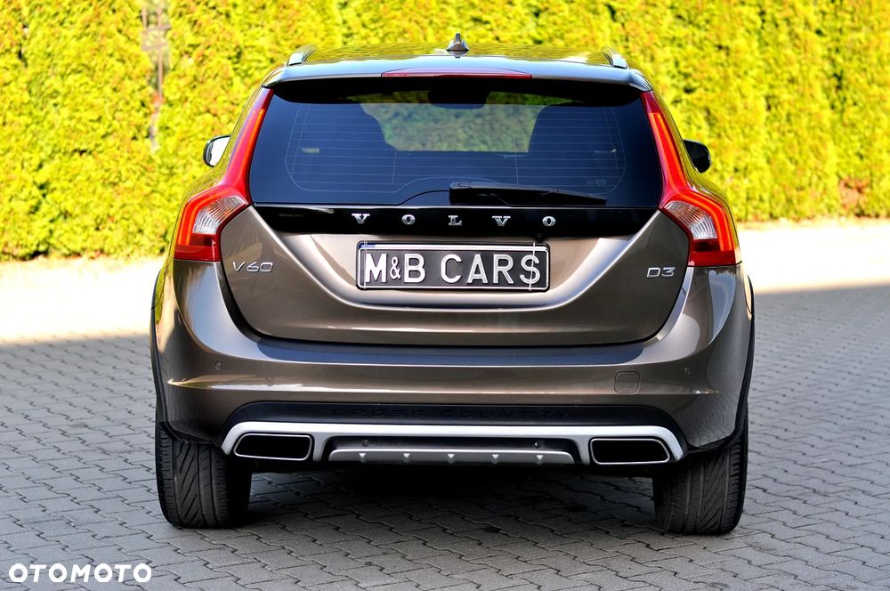 Volvo V60 Cross Country D3 Geartronic Summum - 13