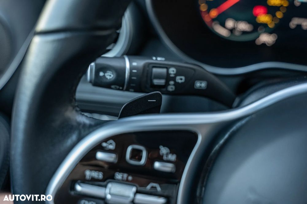 Mercedes-Benz GLC 300 e 4Matic 9G-TRONIC - 27