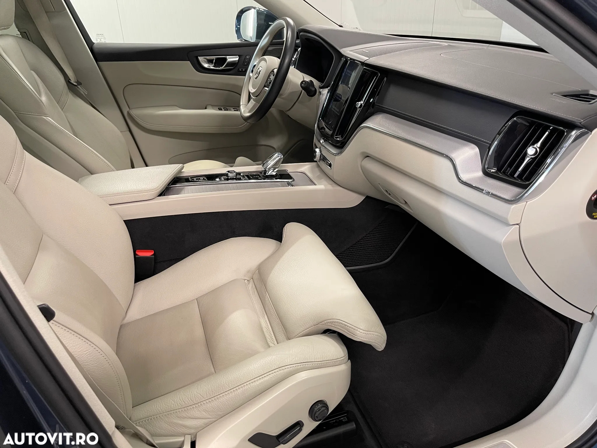 Volvo XC 60 Recharge T8 Twin Engine eAWD Inscription - 11