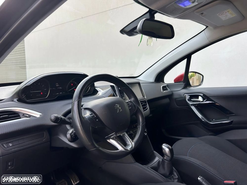 Peugeot 208 1.2 PureTech Style - 13