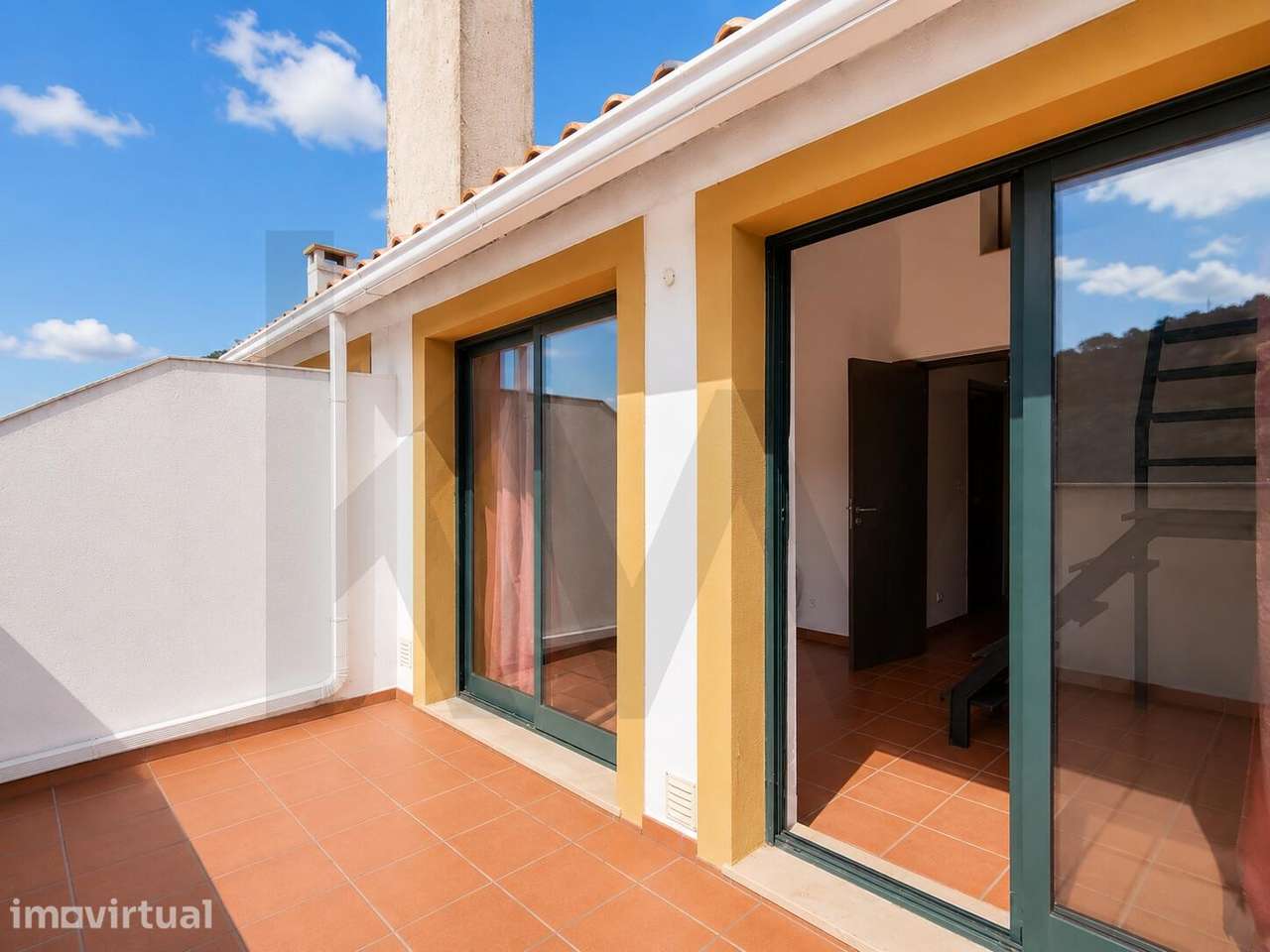 Apartamento T2 Duplex com Mezzanine e Vista Panorâmica sobre o Rio Tej - Grande imagem: 4/26