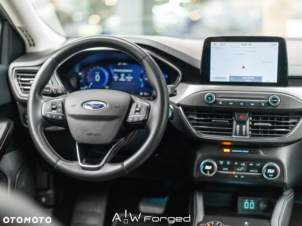 Ford Focus 2.0 EcoBlue Titanium - 14