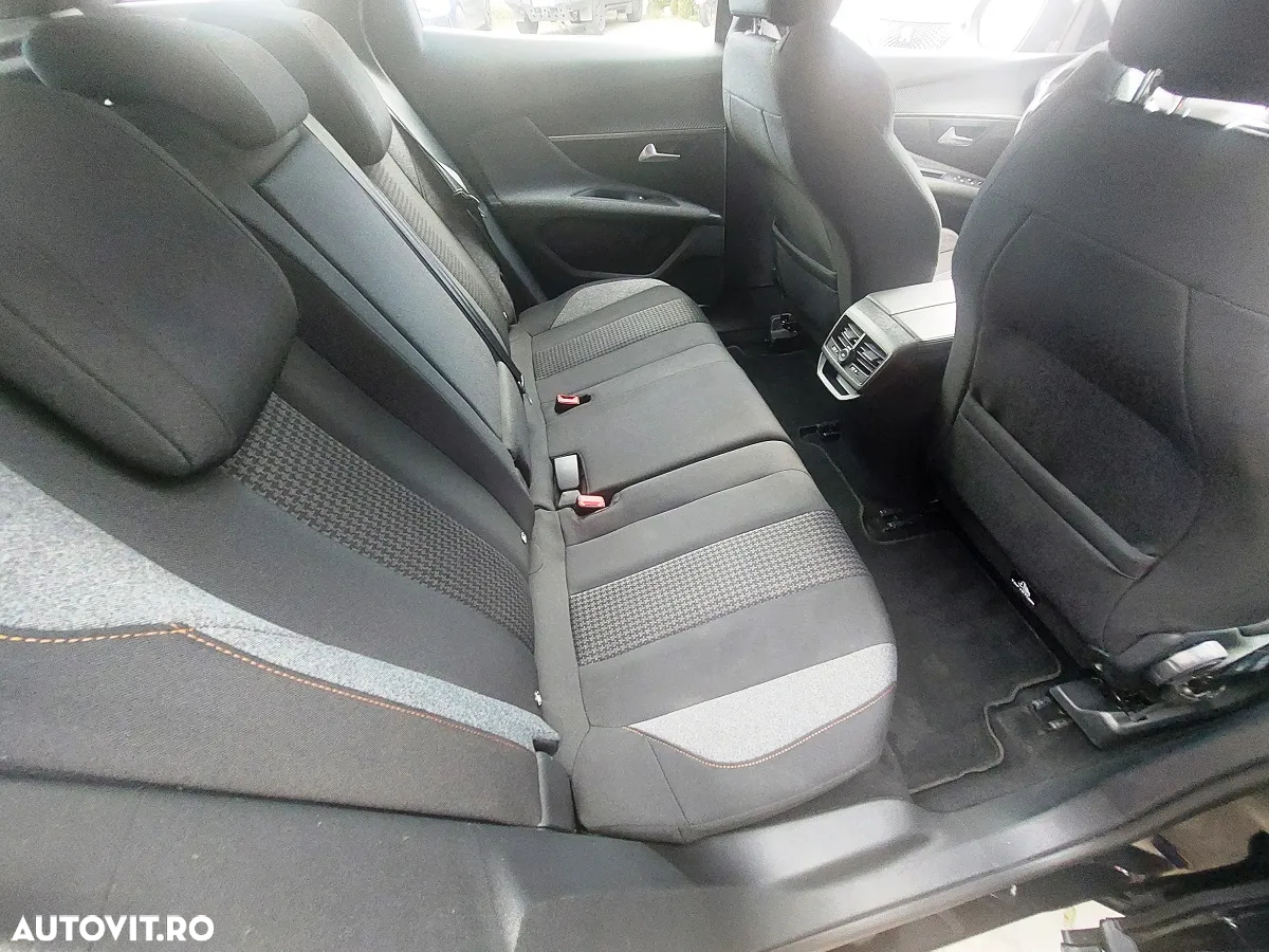 Peugeot 3008 1.5 BlueHDI 130 EAT8 Active Pack - 11
