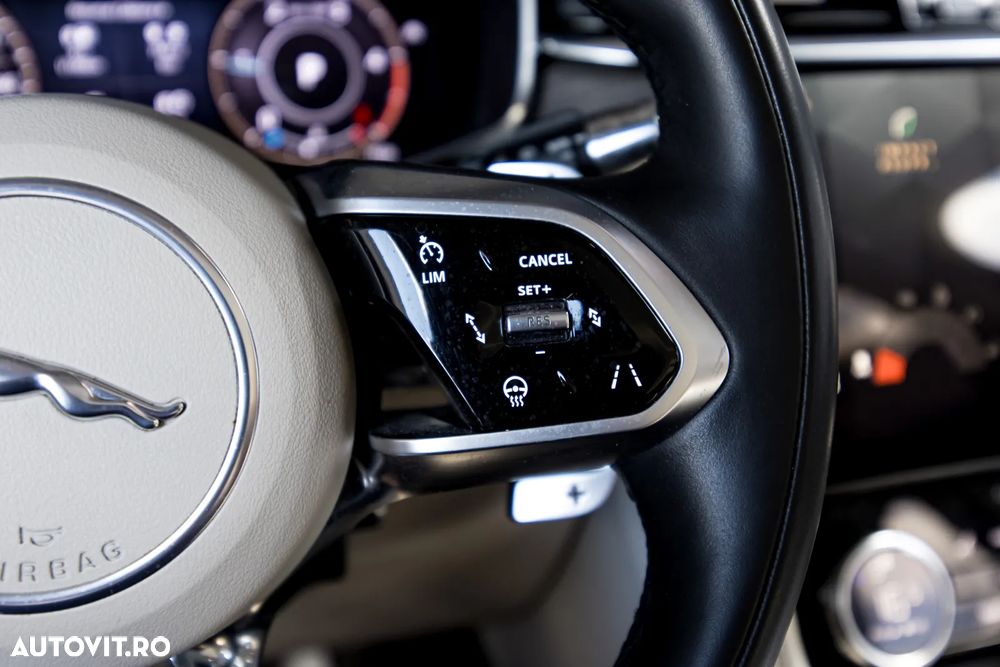 Jaguar F-Pace D200 AWD SE - 26