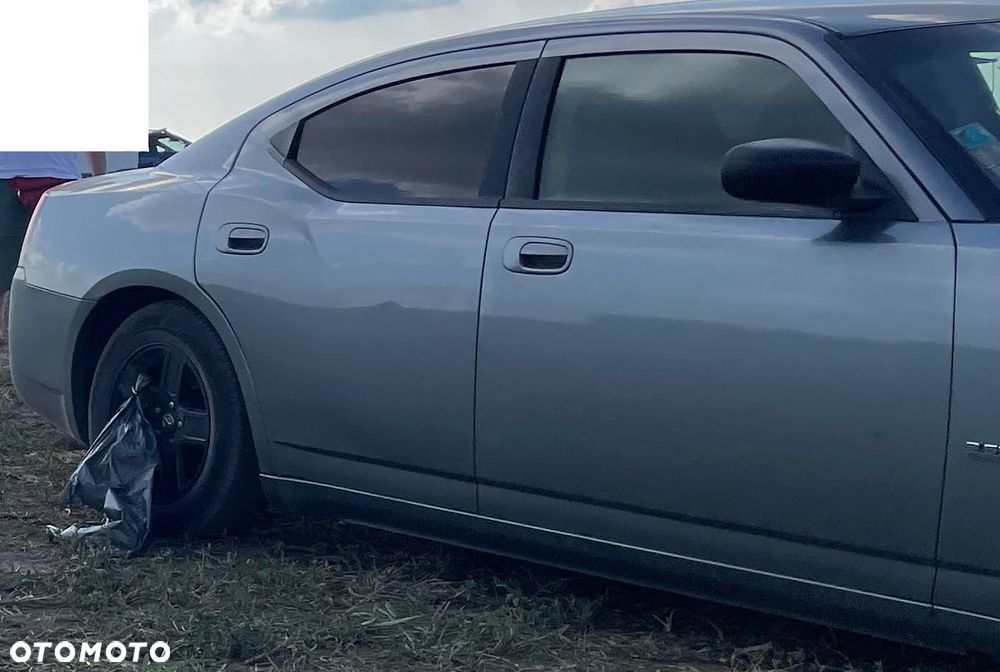 Dodge Charger 3.5 V6 SXT - 4