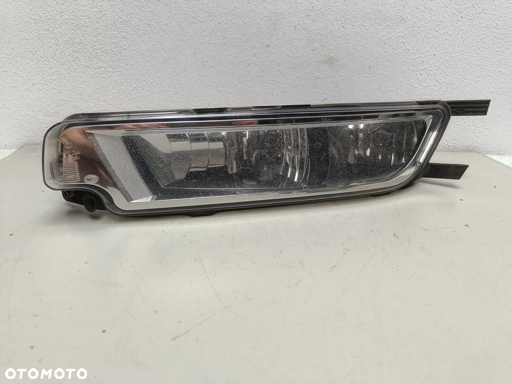 Halogen Prawy Przedni Przód VW Passat B8 Lampa Prawa 3G0941662E - 1