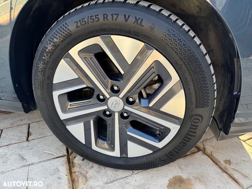 Hyundai KONA - 17