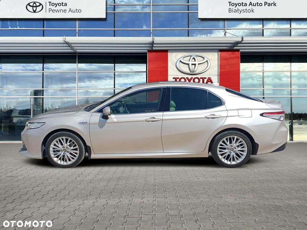 Toyota Camry 2.5 Hybrid Executive CVT - 2