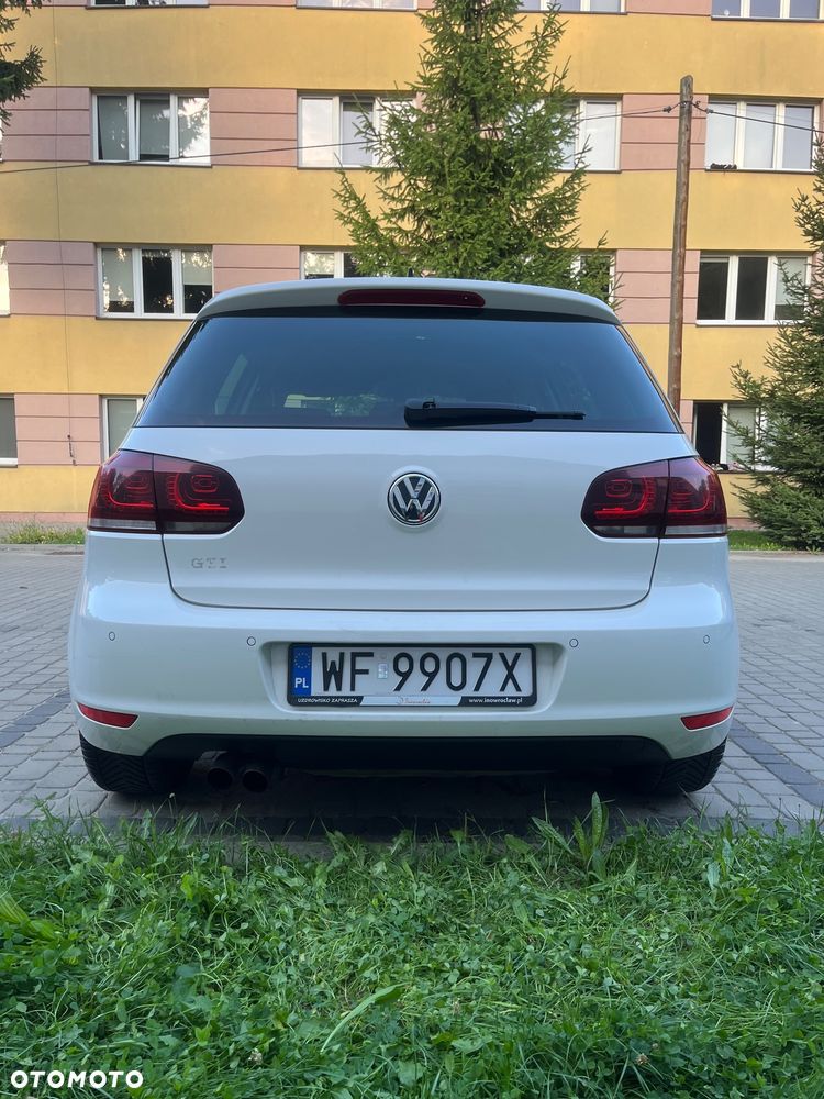 Volkswagen Golf 2.0 TDI Highline - 18